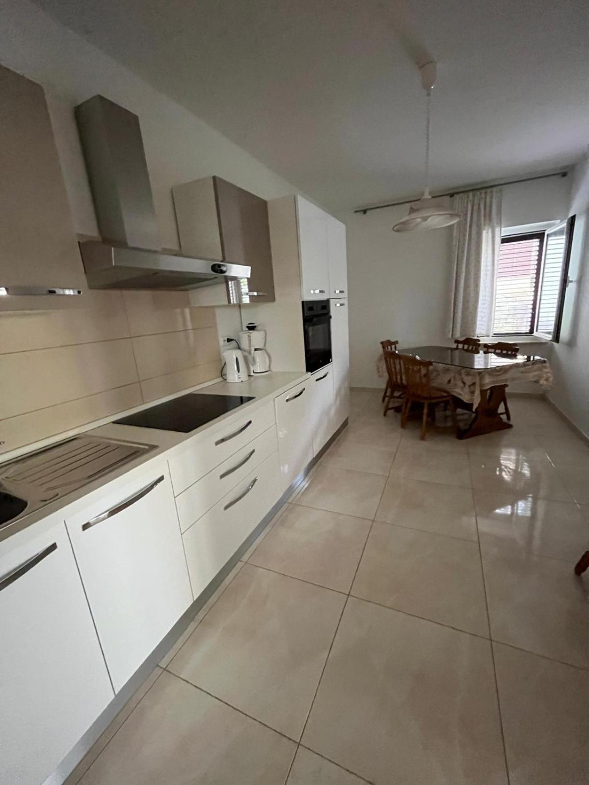 Ferienwohnung Ana ซริกเวนิซา ภายนอก รูปภาพ