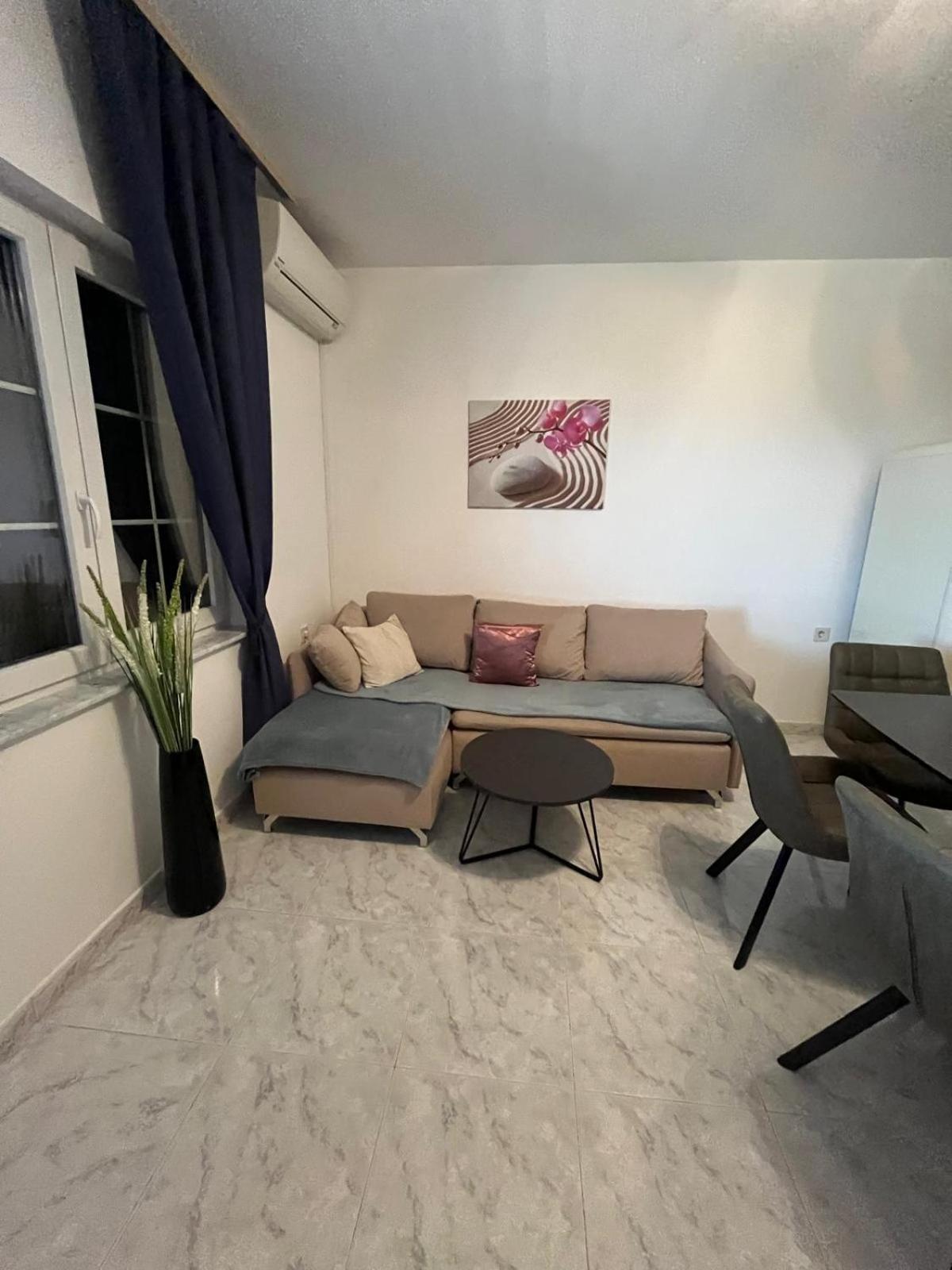 Ferienwohnung Ana ซริกเวนิซา ภายนอก รูปภาพ